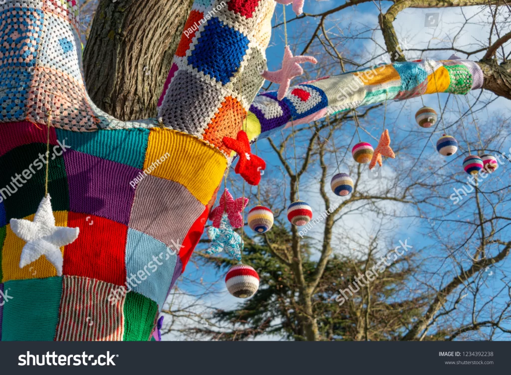 Art Threads: Friday Inspiration: Yarn Bombing